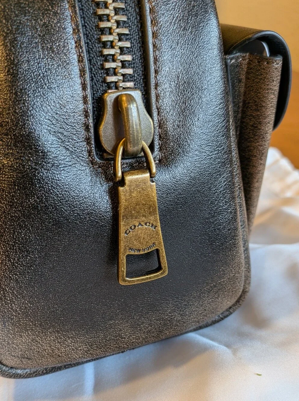Coach Twinlock 20 Loved Leather Bag - Picture 15 of 15